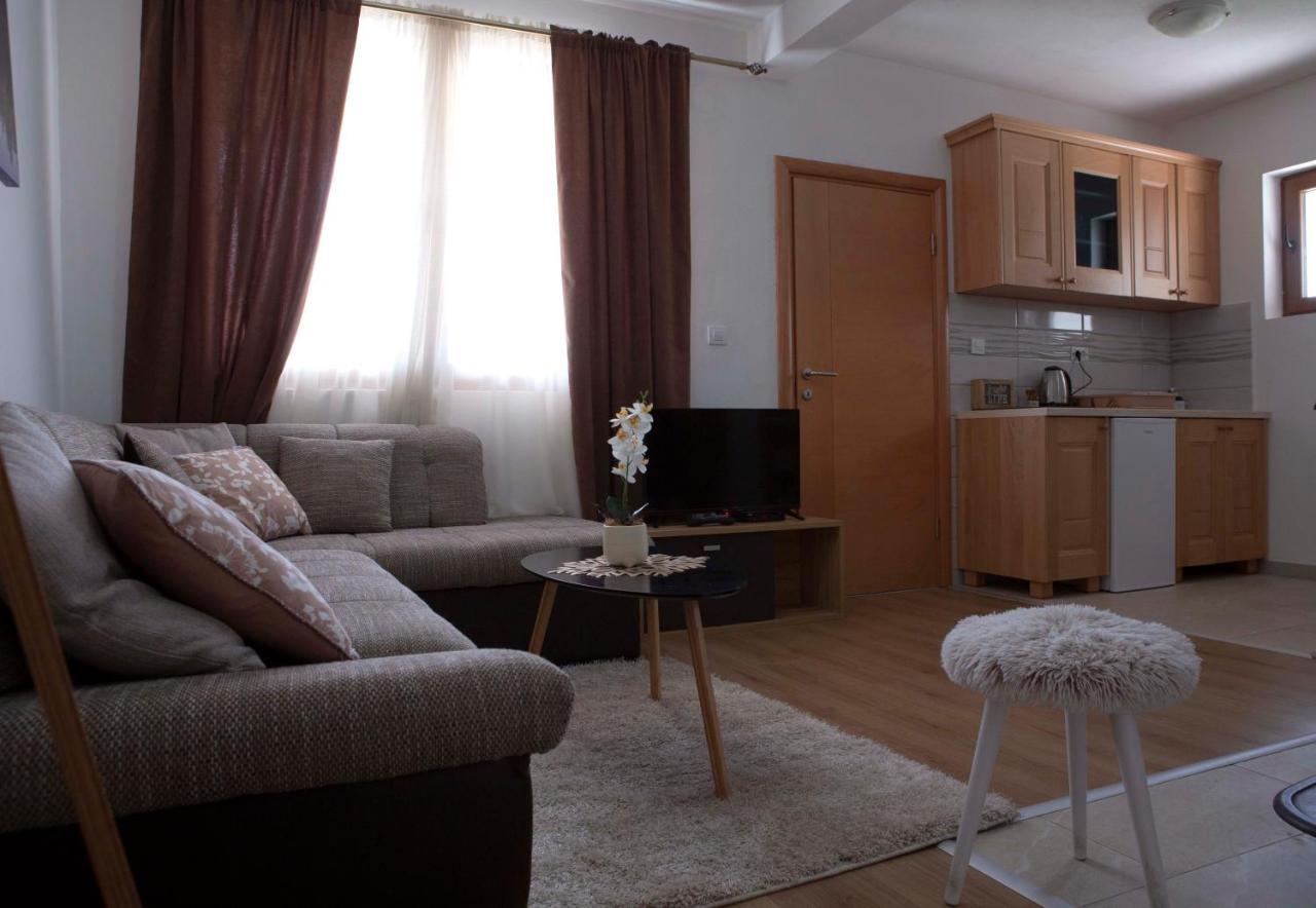 ŽabljakCasa Del Durmitorアパートメント エクステリア 写真