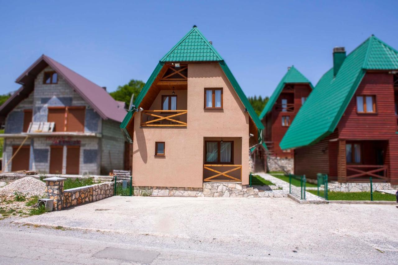 ŽabljakCasa Del Durmitorアパートメント エクステリア 写真